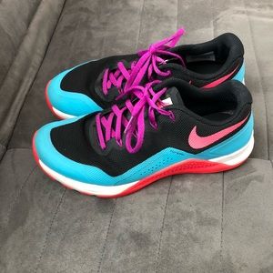 women’s nikes